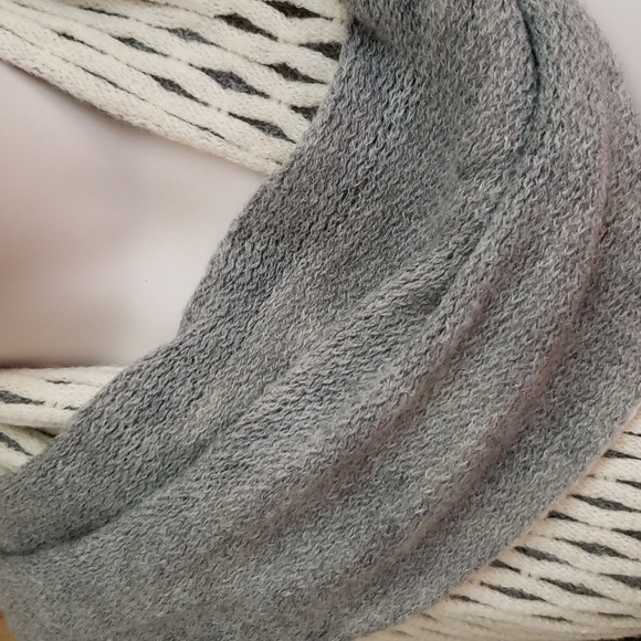 Unique knitted scarf extra soft - Picture 6 of 6